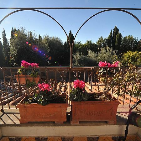 ホテル La Canonica Dei Fiori - Anna Fendi Country House ロンチリオーネ エクステリア 写真