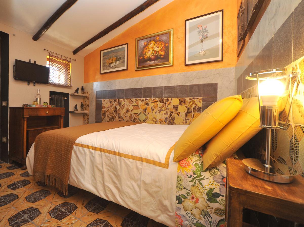 ホテル La Canonica Dei Fiori - Anna Fendi Country House ロンチリオーネ エクステリア 写真