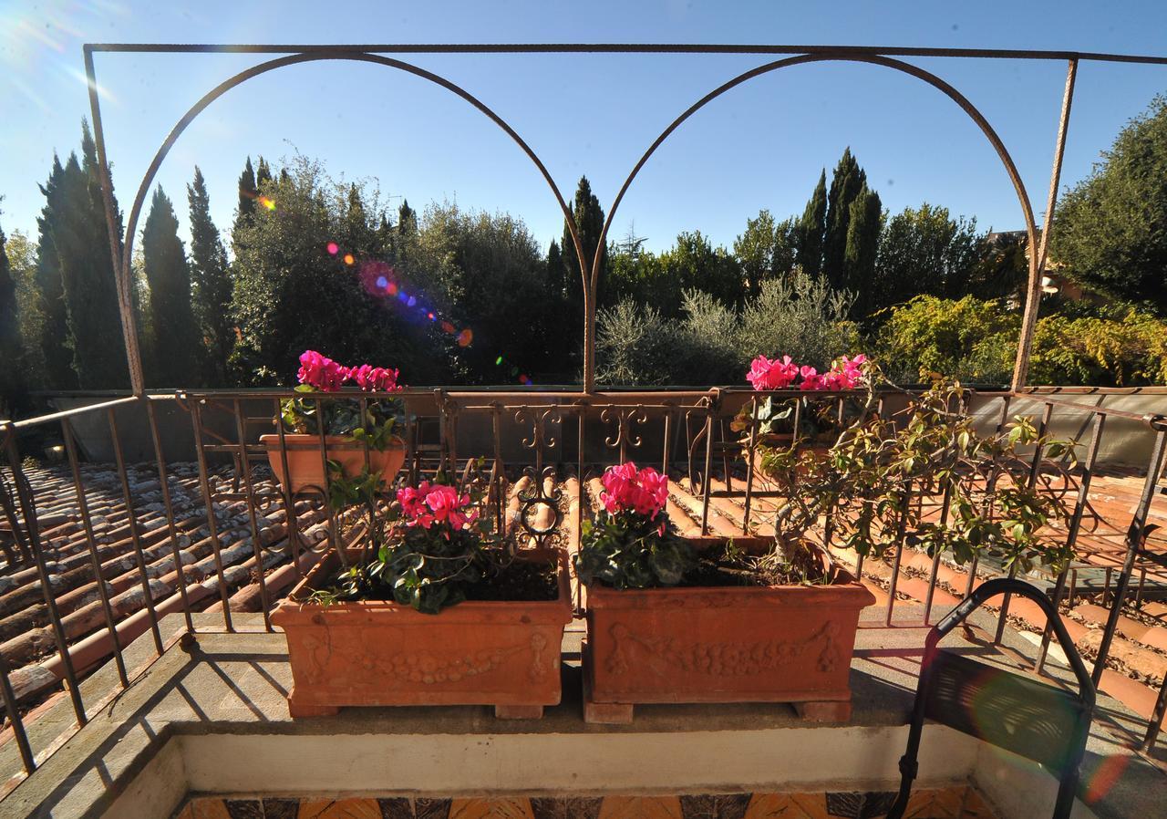 ホテル La Canonica Dei Fiori - Anna Fendi Country House ロンチリオーネ エクステリア 写真